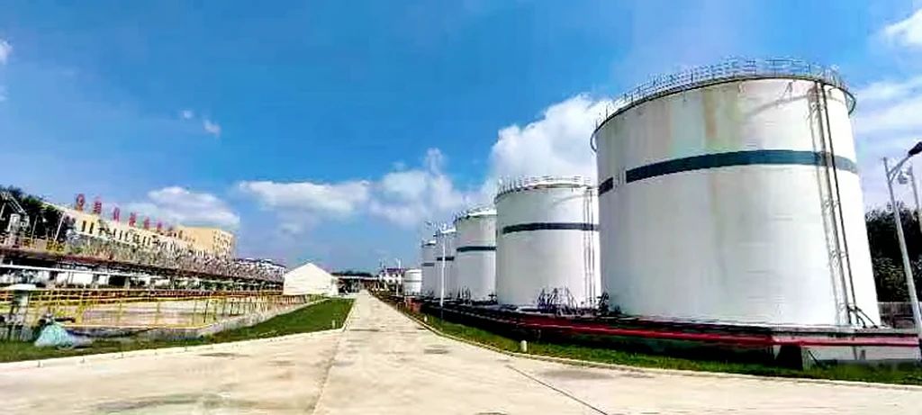華東石油2.jpg